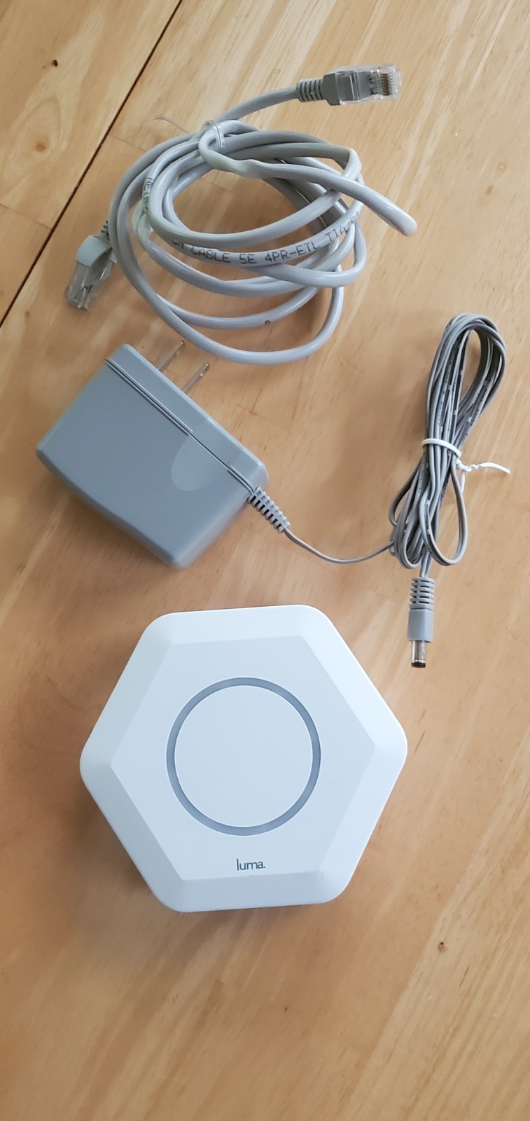 Luma WiFi Router / Mesh Extender - Model WRTQ-329ACN - White Tested/Working
