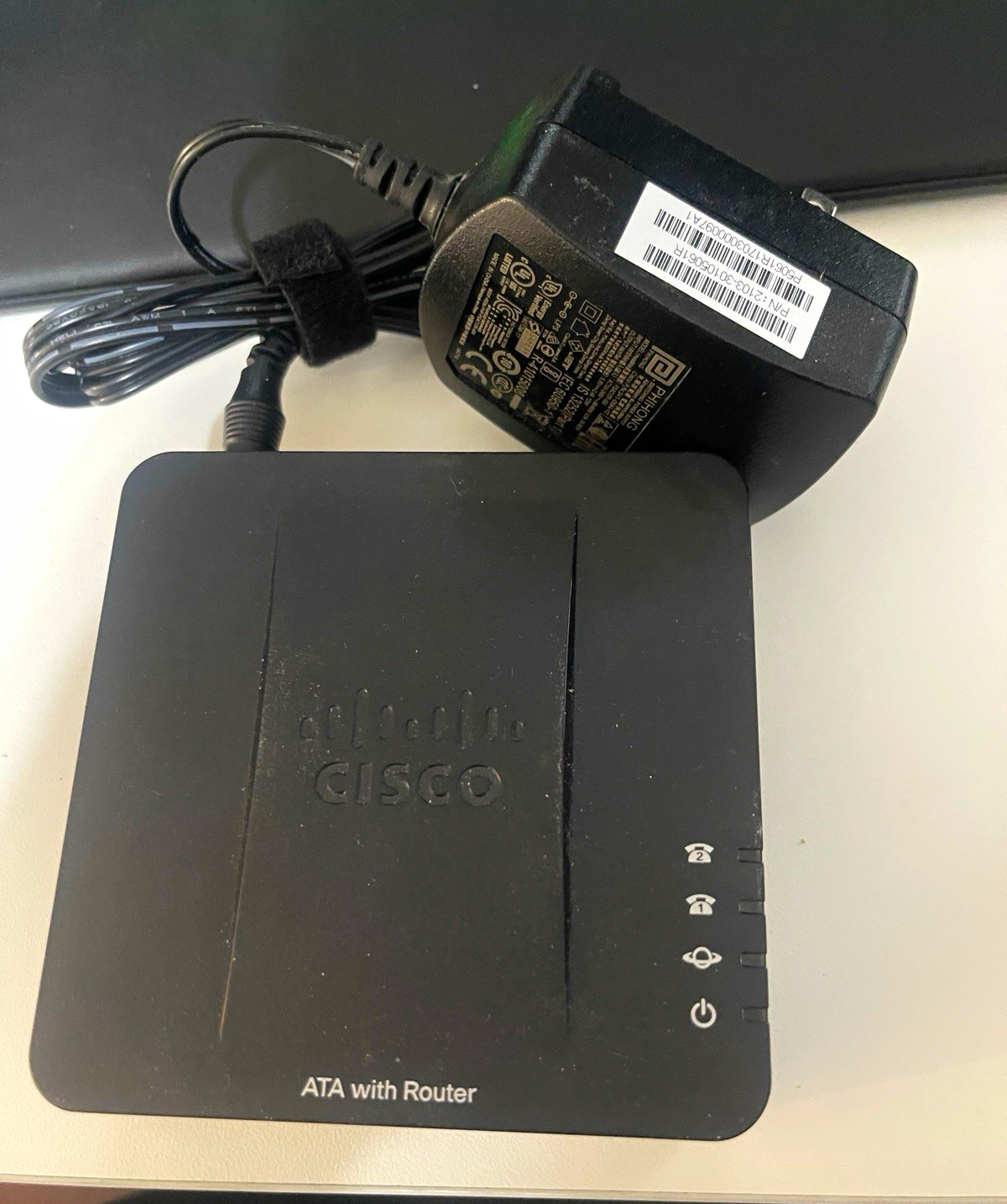 Cisco SPA122 2-Line VoIP Phone Adapter ATA Router, Ethernet RJ-45, Black