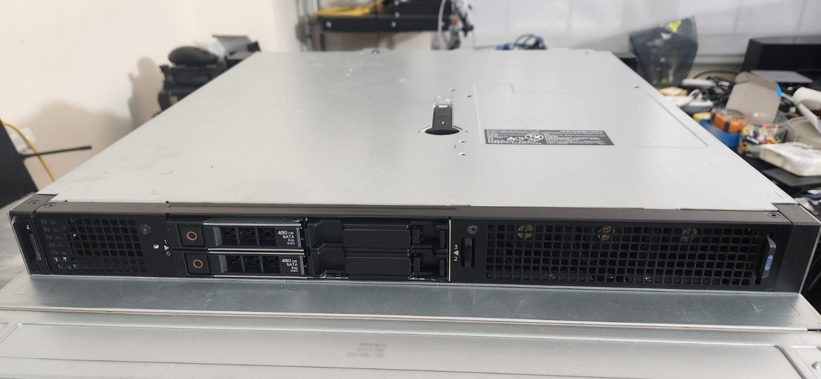 Dell PowerEdge XR11 Gold 6330 128GB RAM Boss 2x240GB 2x400GB 2x AC Reverse Air