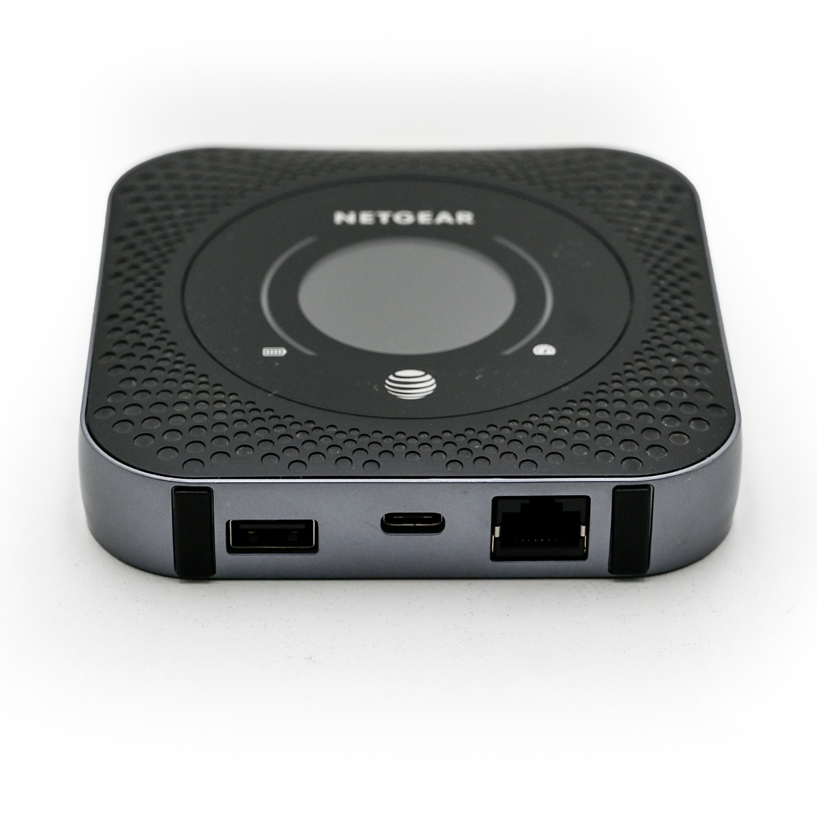 NETGEAR Nighthawk Wireless Wi-Fi Hotspot Model: MR1100-2A1NAS SN 5DM399N852A22