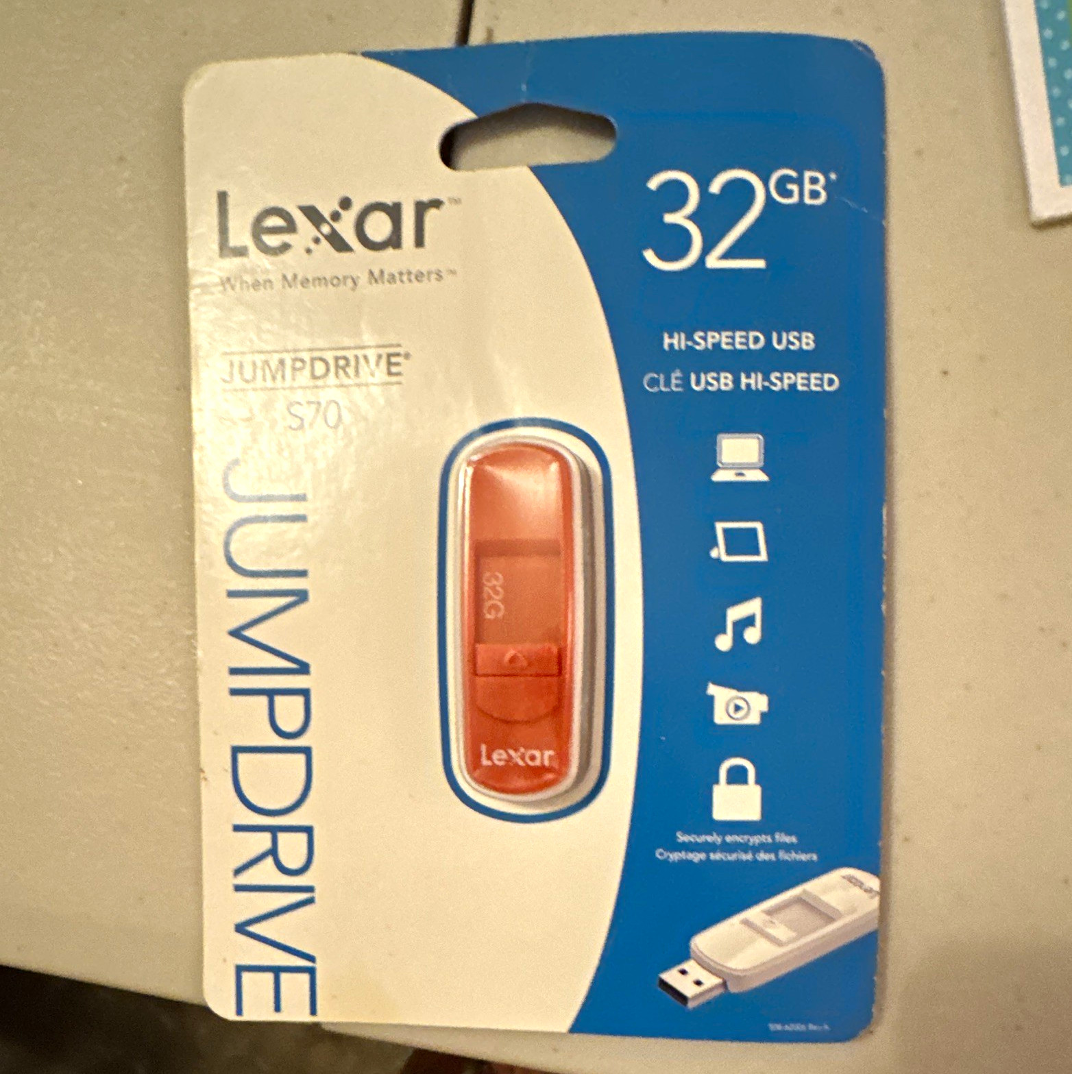 Lexar JumpDrive S70 32GB USB 2.0 Flash Drive Red Secure Encryption Mac PC