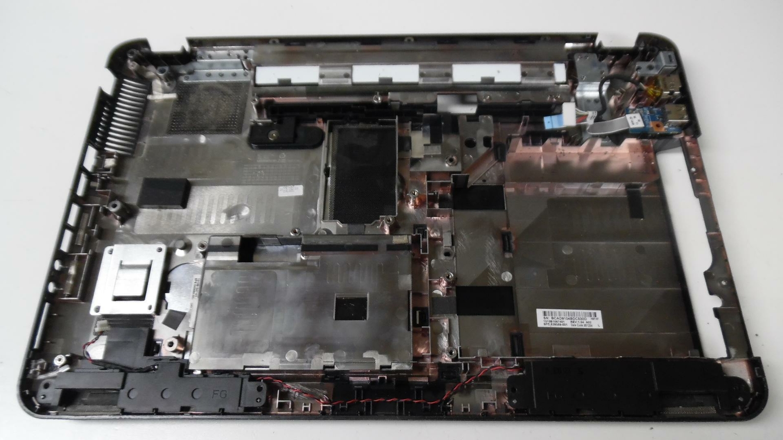 HP Pavilion G6-1D38DX 15.6" Base Case Chassis w/Cover Door - 639569-001