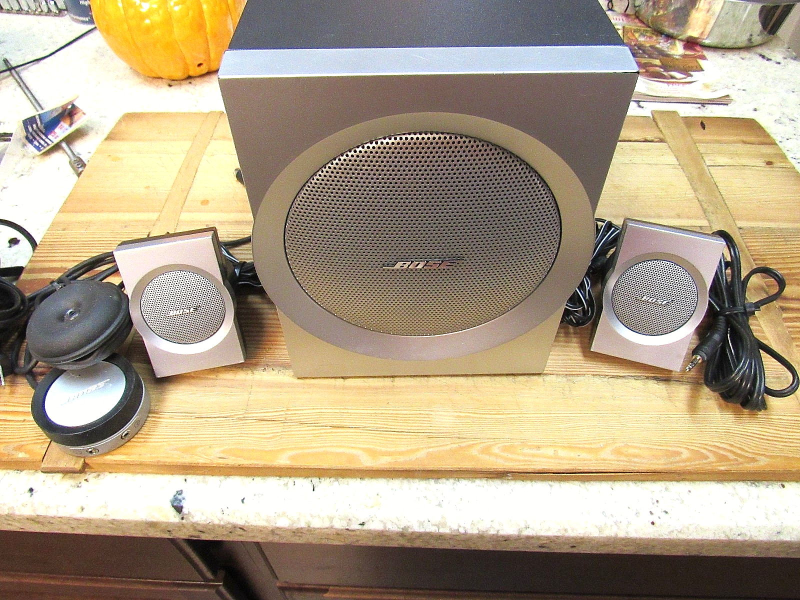 Bose Companion 3 Series  Multimedia Speaker System w/ Subwoofer, Cables MANUAL