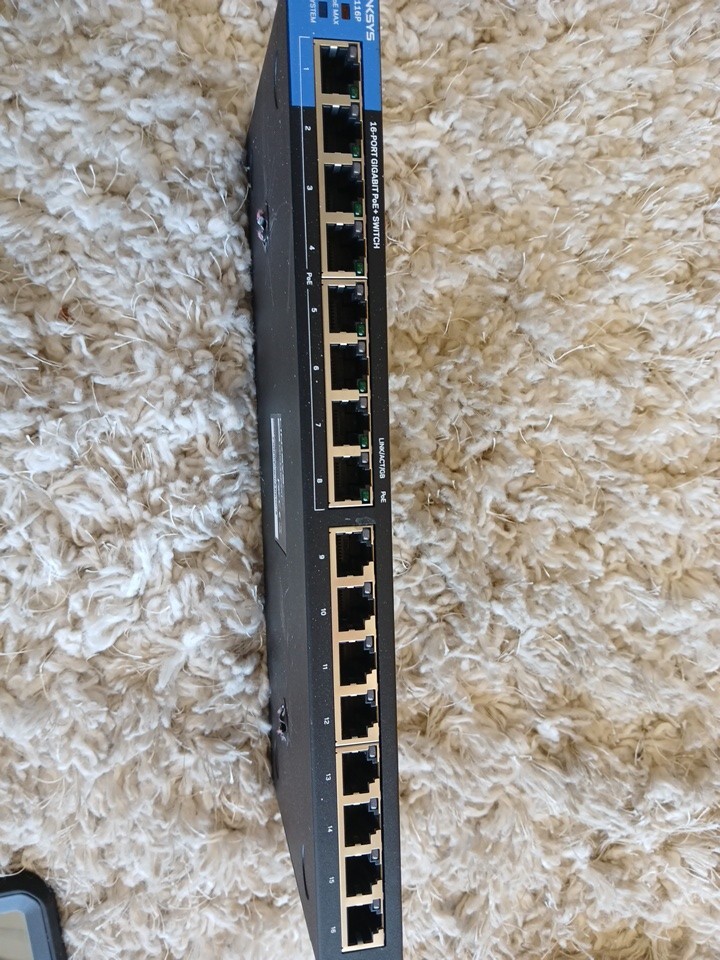 LINKSYS LGS116PV2 16 PORT SWITCH