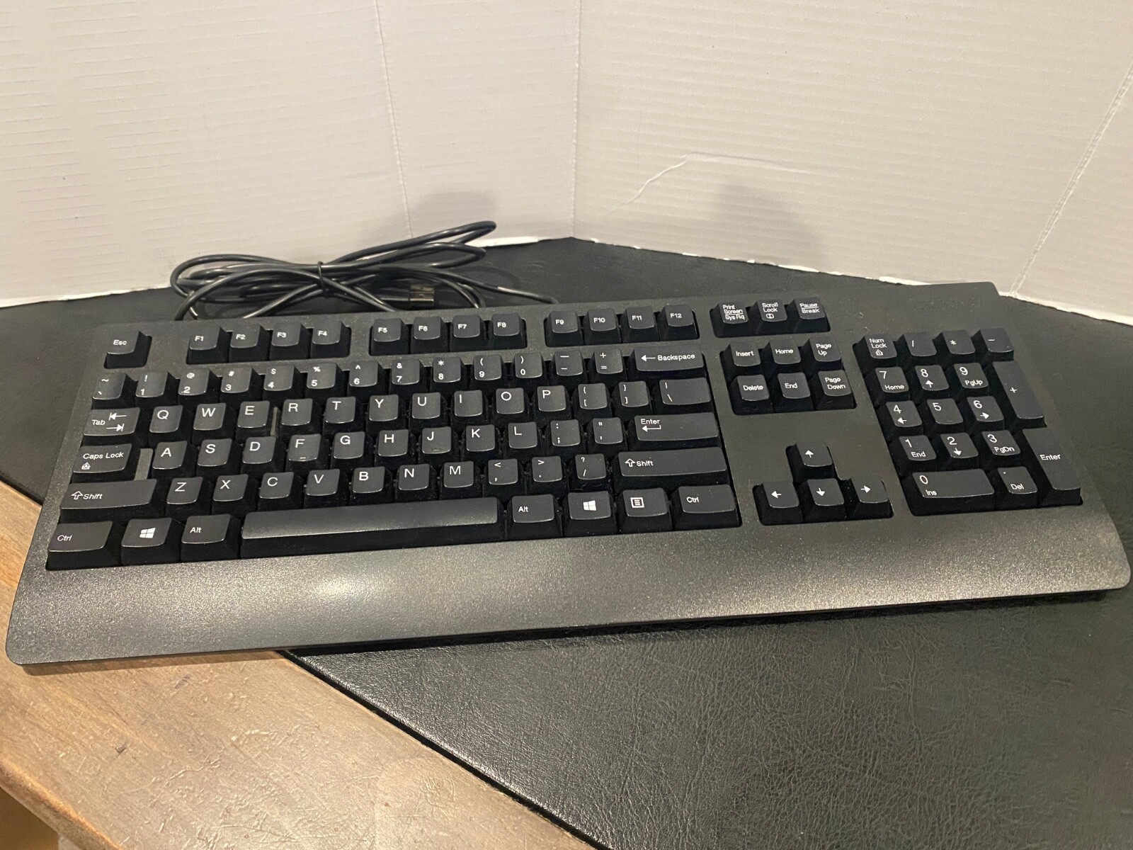 NEW Lenovo Essential USB Wired PC Computer KEYBOARD  SD50L79983.