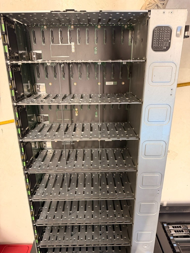 Supermicro 4U 90Bay JBOD (CSE-946ED-R2KJBOD) LSI 9300-8e External 12Gb HBA Card