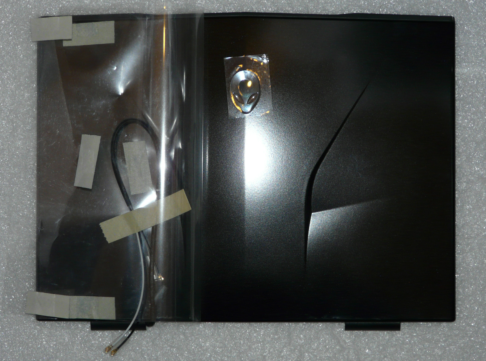 BRAND NEW GENUINE ALIENWARE M11X R1 R2 R3 BLACK LCD LID COVER WIRES 5TD8G 9NF9G