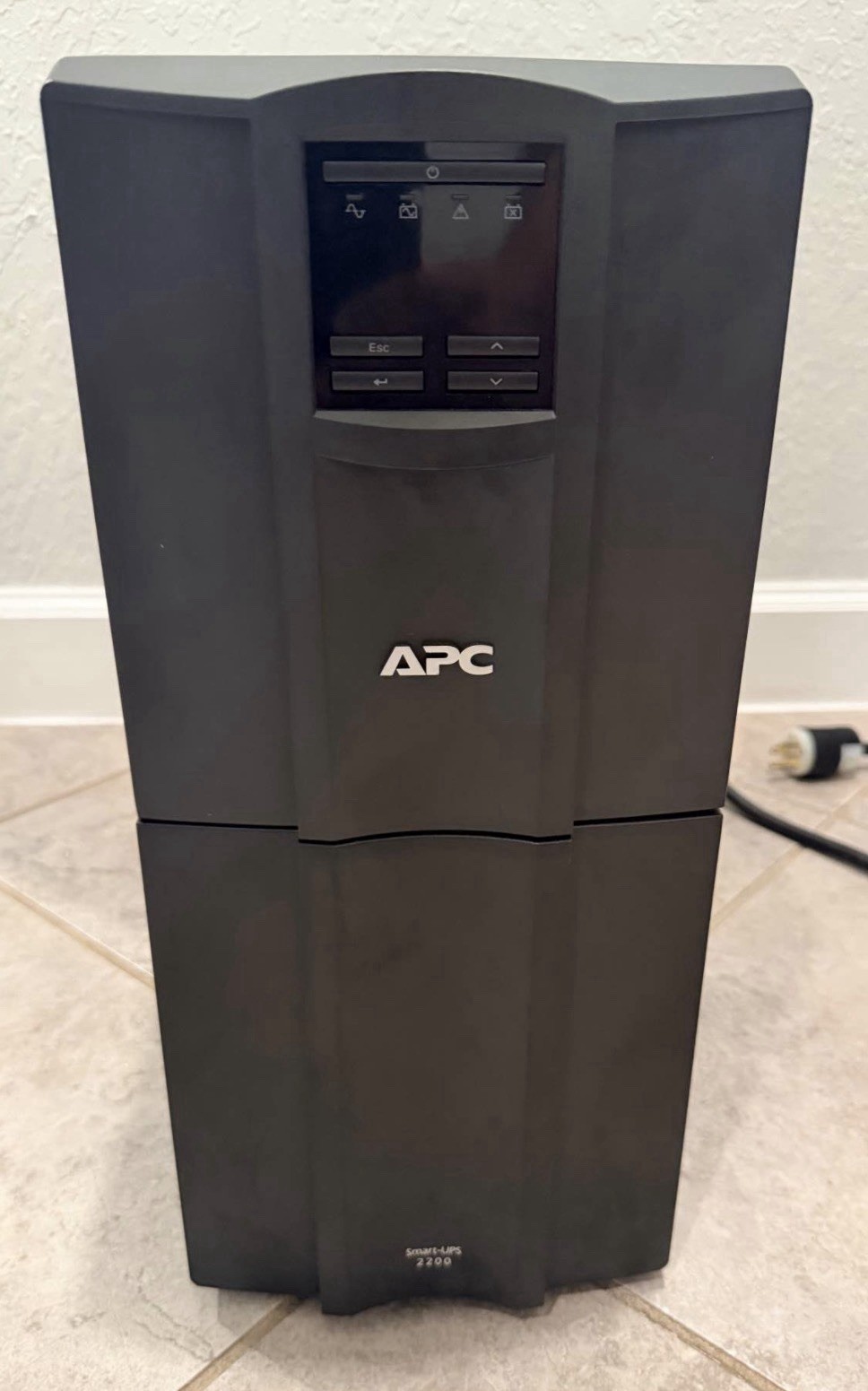 APC Smart-UPS 2200VA 1980W LCD Tower SmartConnect 20A 120V SMT2200C