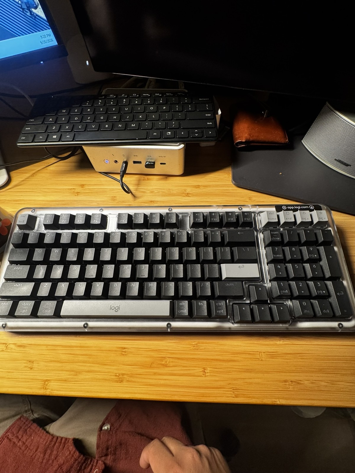 Logitech Alto Keys K98M Bluetooth Keyboard
