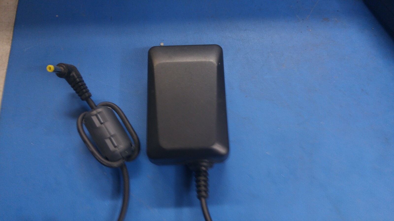 Genuine Sony AC-CRX85, 5V-- 2A,  AC Power Supply Adapter