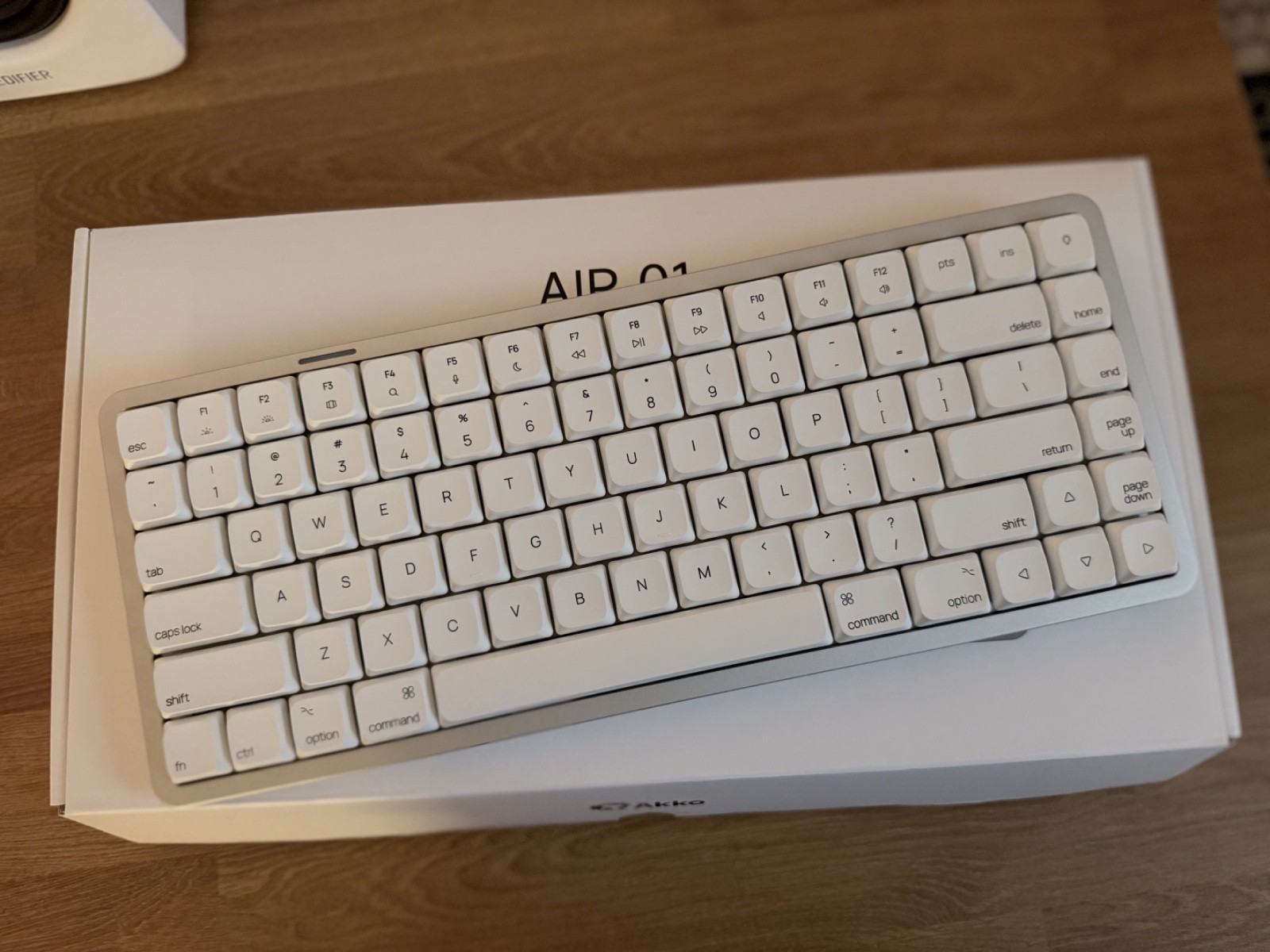 Akko Air 01 Low Profile Wireless Mechanical Keyboard - Cloudy White