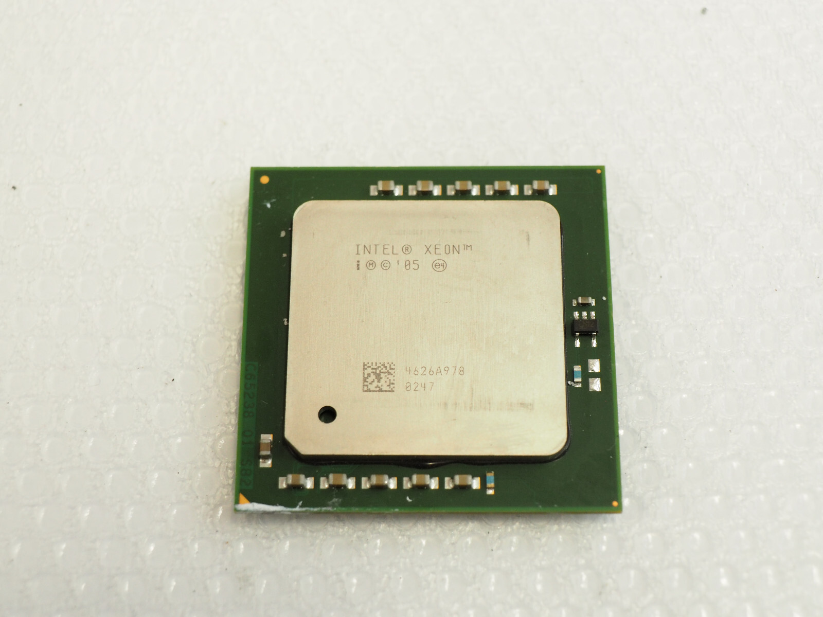INTEL Xeon SL8P6 3.00GHz / 2M / 800 Processor CPU