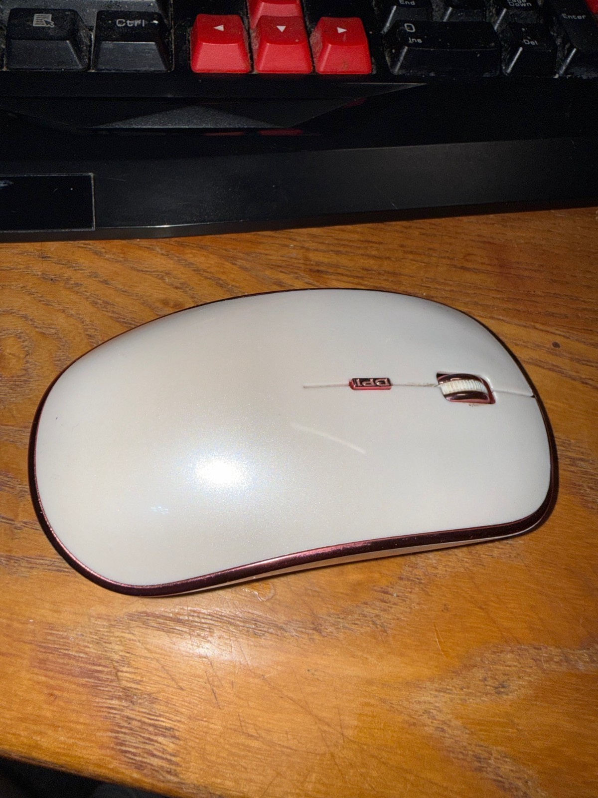 JOYACCESS 2.4G Portable Slim Wireless Silent Mouse, Pearl white - Pink Trim
