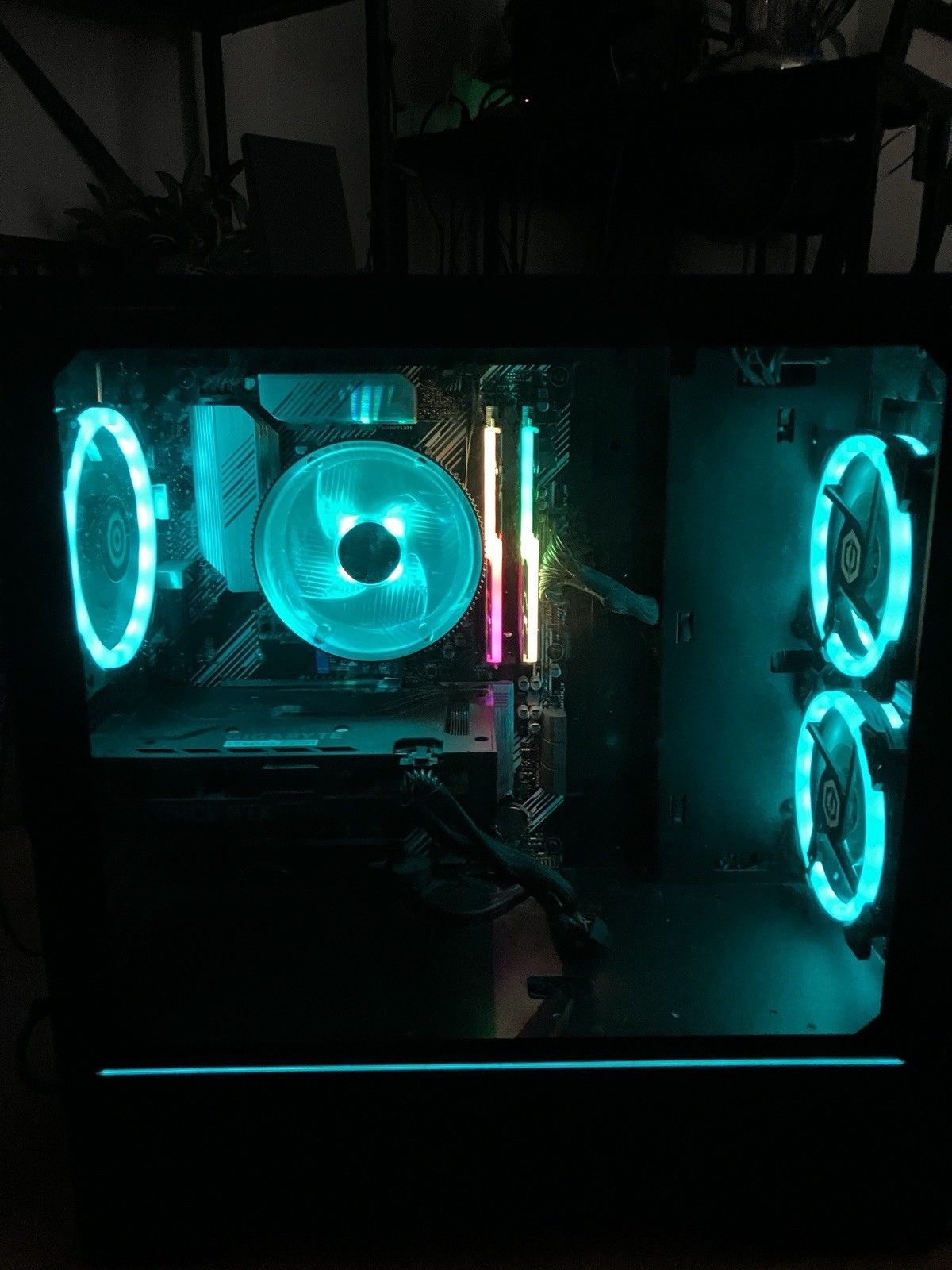 Gaming PC High-Performance Desktop Computer Ryzen 7 5700 32GB RAM 4060 Ti
