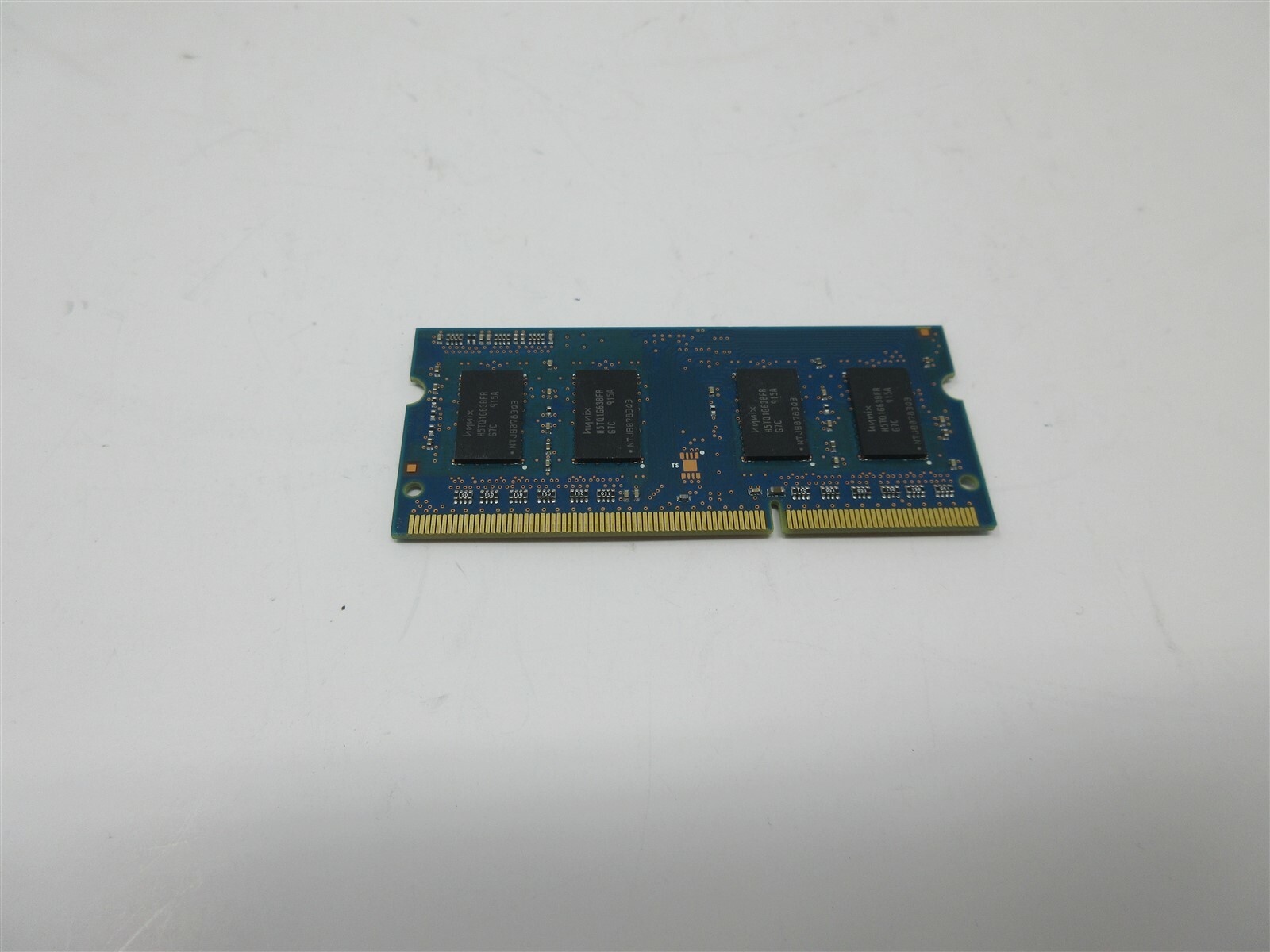 Hynix PC3 8500S 1GB SO-DIMM DDR3 SDRAM Memory (HMT112S6BFR6C-G7)