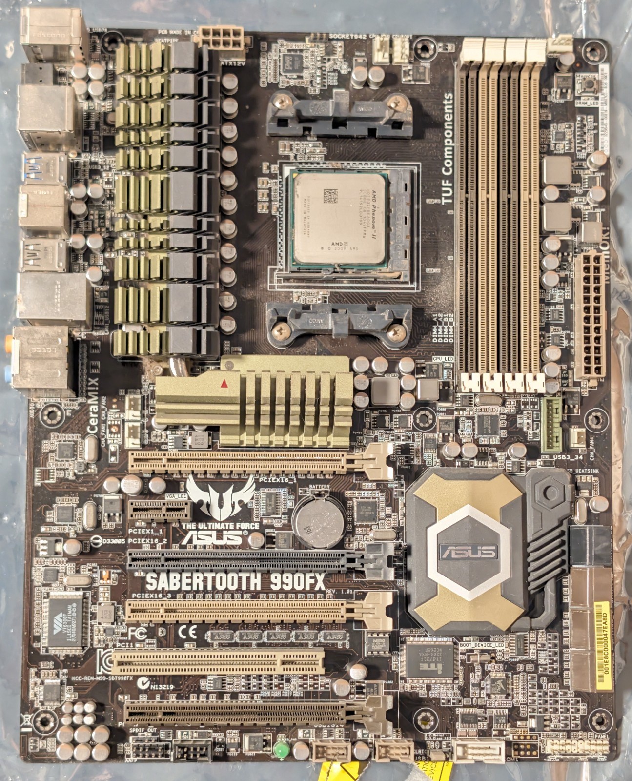 ASUS 990FX Sabertooth R1.01 AMD Phenom 1090T 8GB DDR3 RAM