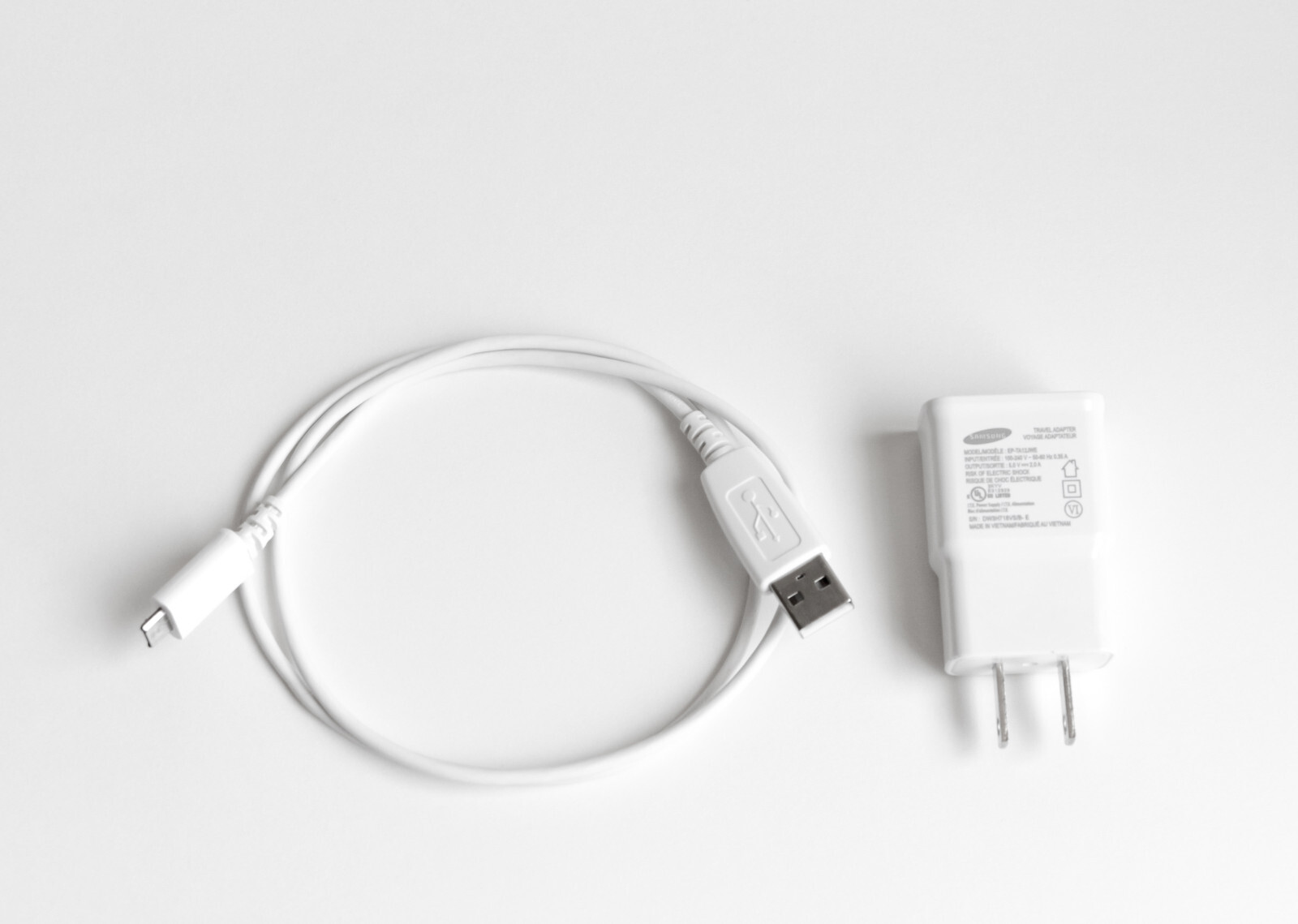 Genuine Samsung Micro USB Travel Adapter with White Cable 5.0V 2.0A 10W