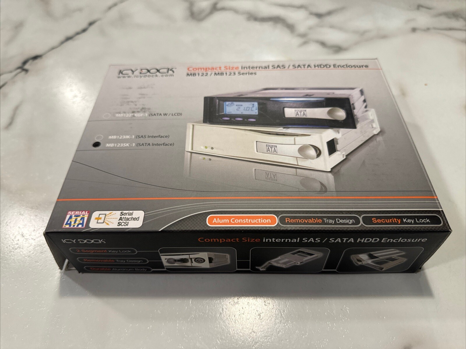 ICY DOCK SATA Internal Removable disk drive bay