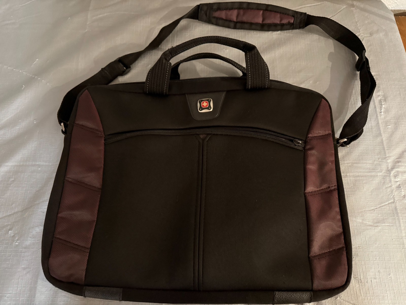 Swiss Gear Laptop Bag SwissGear The Angle Computer Case Wenger Black Purple Pad