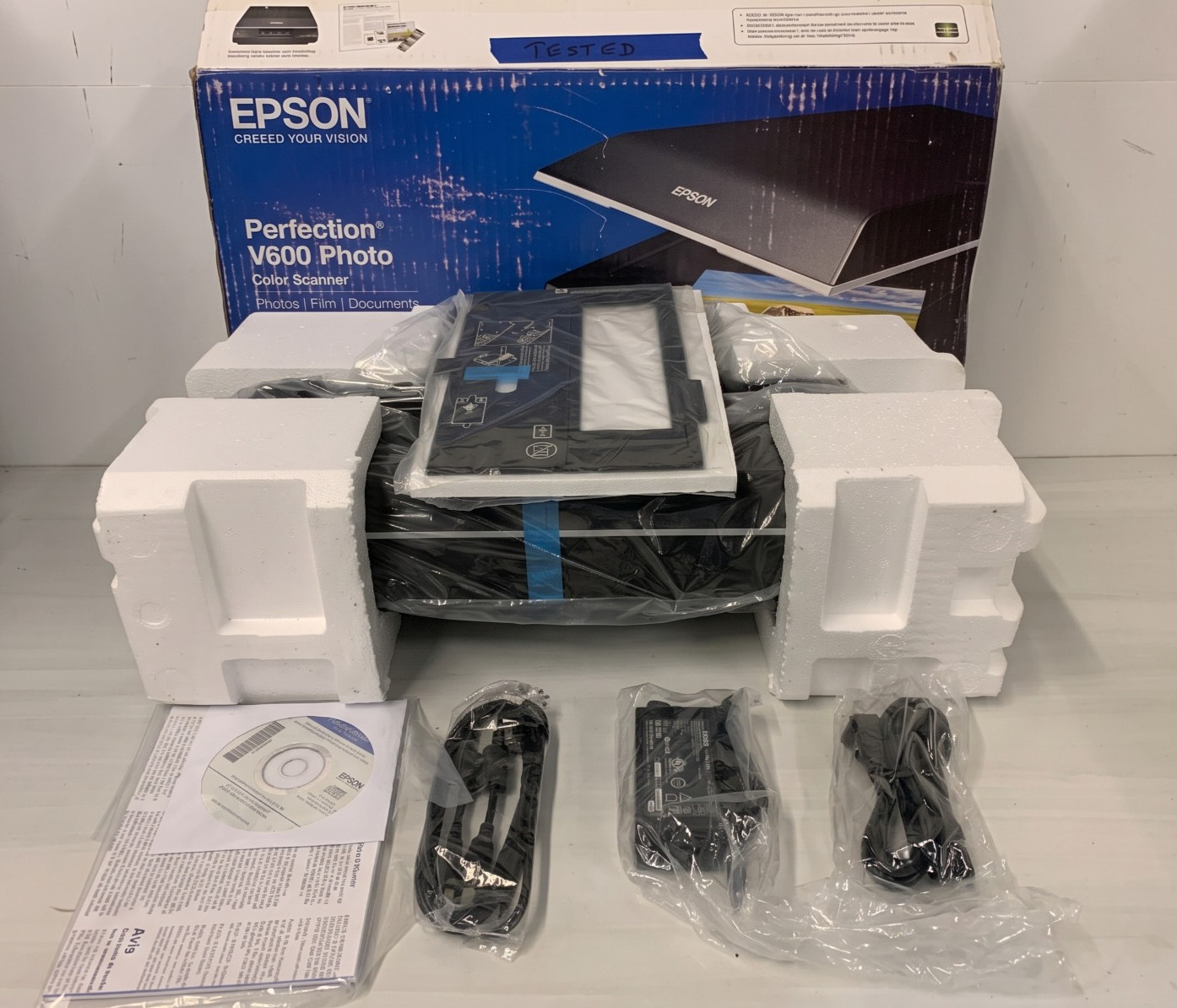 Epson Perfection V600 Photo Color Scanner Flatbed Film Negative Slide * NEW