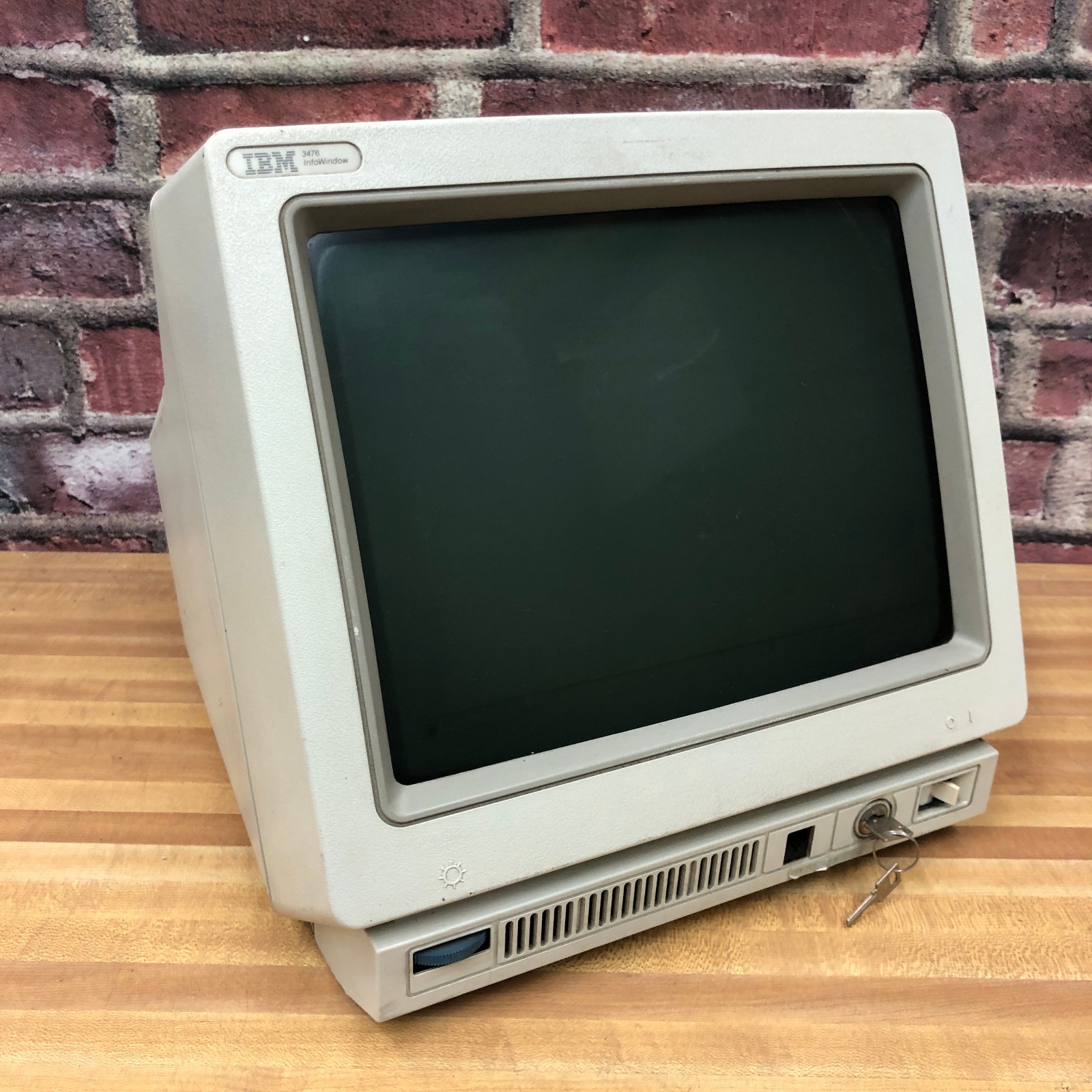 IBM 3476 InfoWindow Twinax Display Station Green Phosphor Screen  (WORKS)