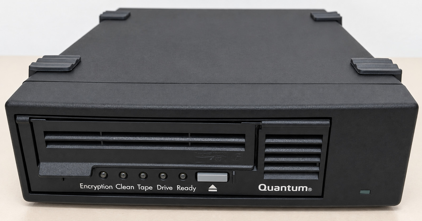 QUANTUM  LTO-6 HH SAS EXTERNAL TAPE DRIVE BUNDLE