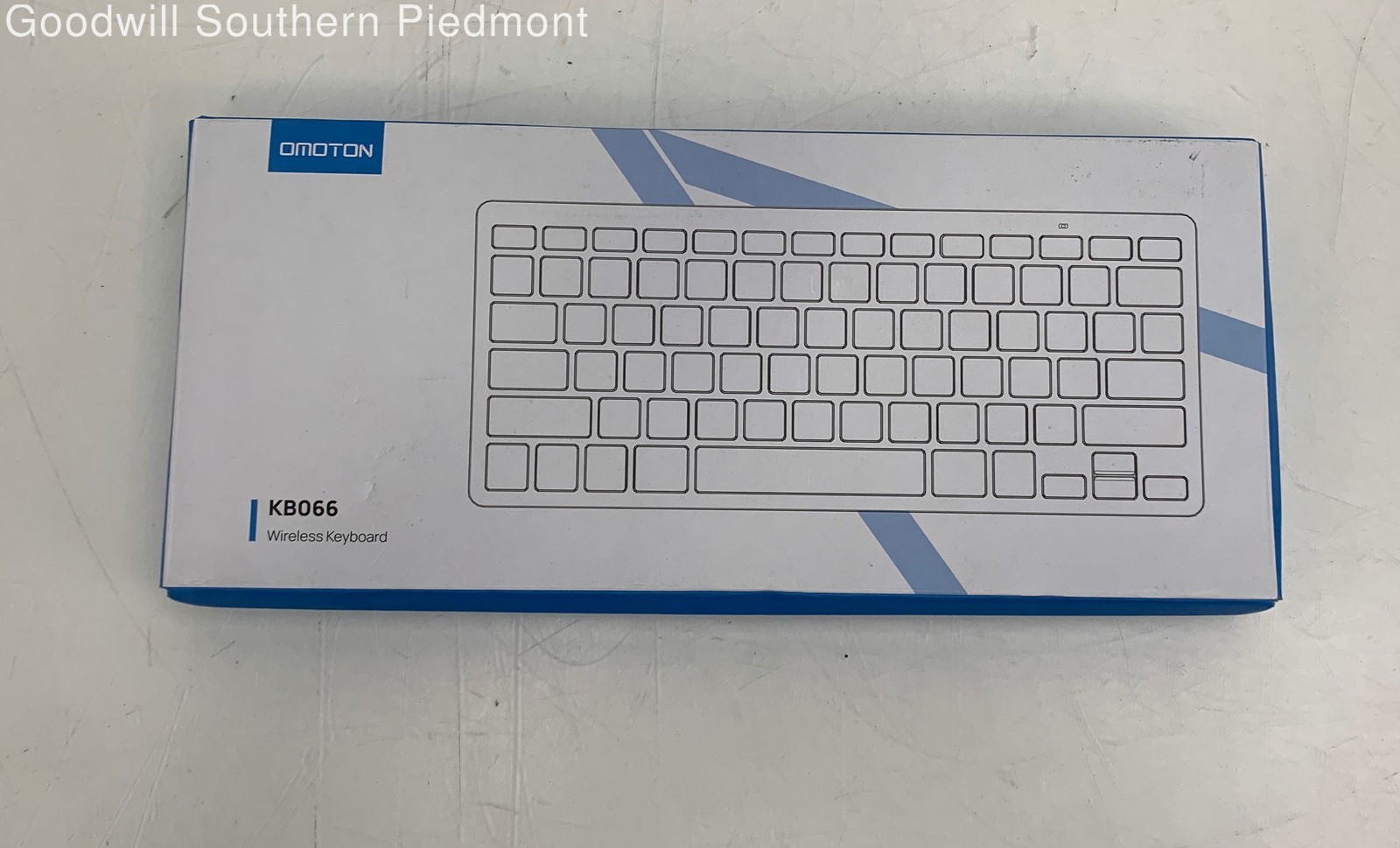 OMOTON KB066 Ultra-Slim Wireless Bluetooth Keyboard - Open Box