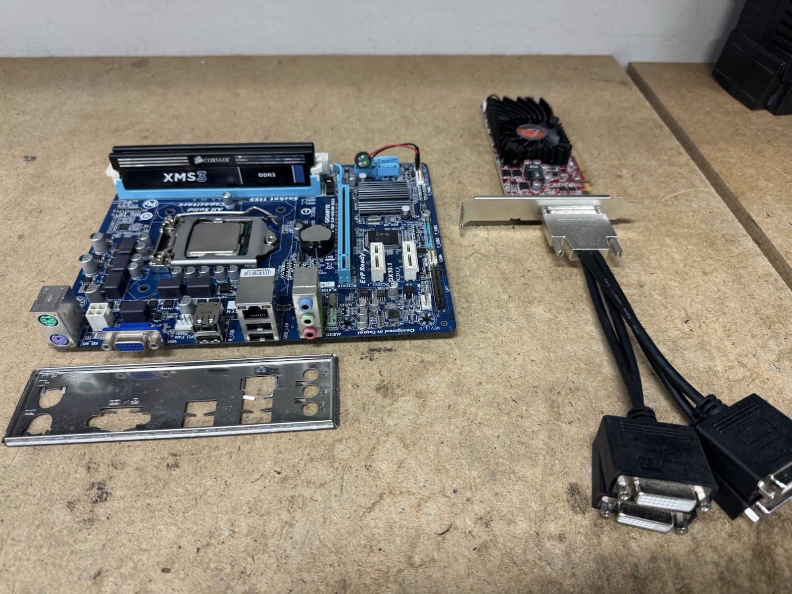 Gigabyte GA-H61M-DS2H Mobo + i5-2400 CPU + 16GB DDR3 RAM + HD5570 GPU Combo