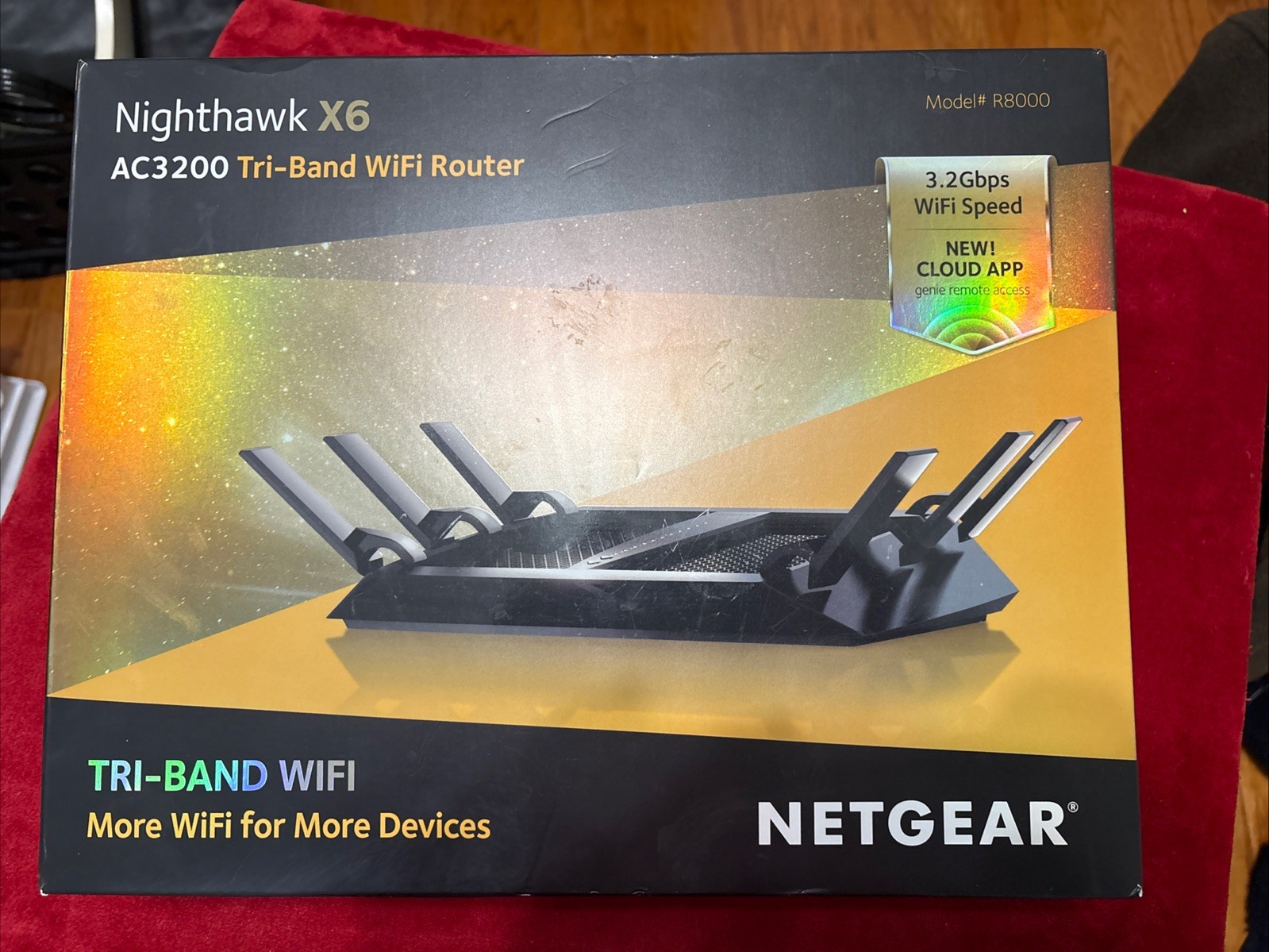 NETGEAR Nighthawk X6 AC3200 Tri-Band WiFi Router R8000-100NAS