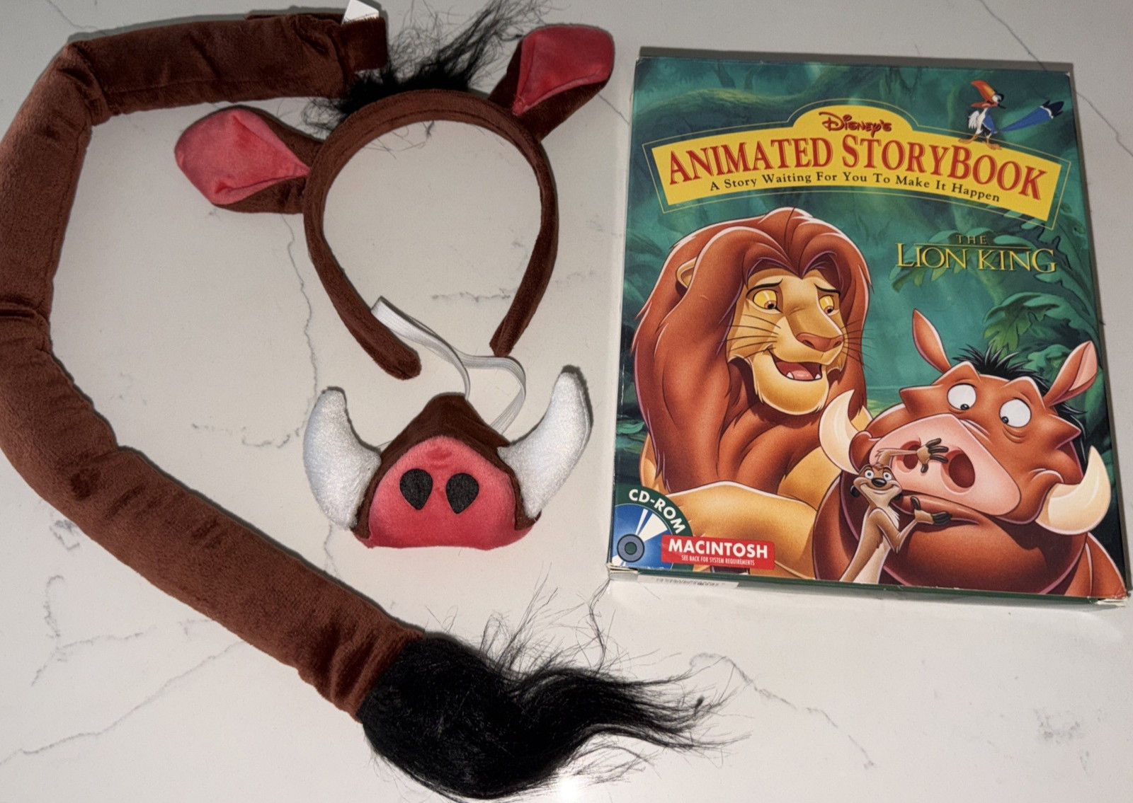 DISNEY'S LION KING ANIMATED STORY BOOK CD-ROM + Pumba dress up