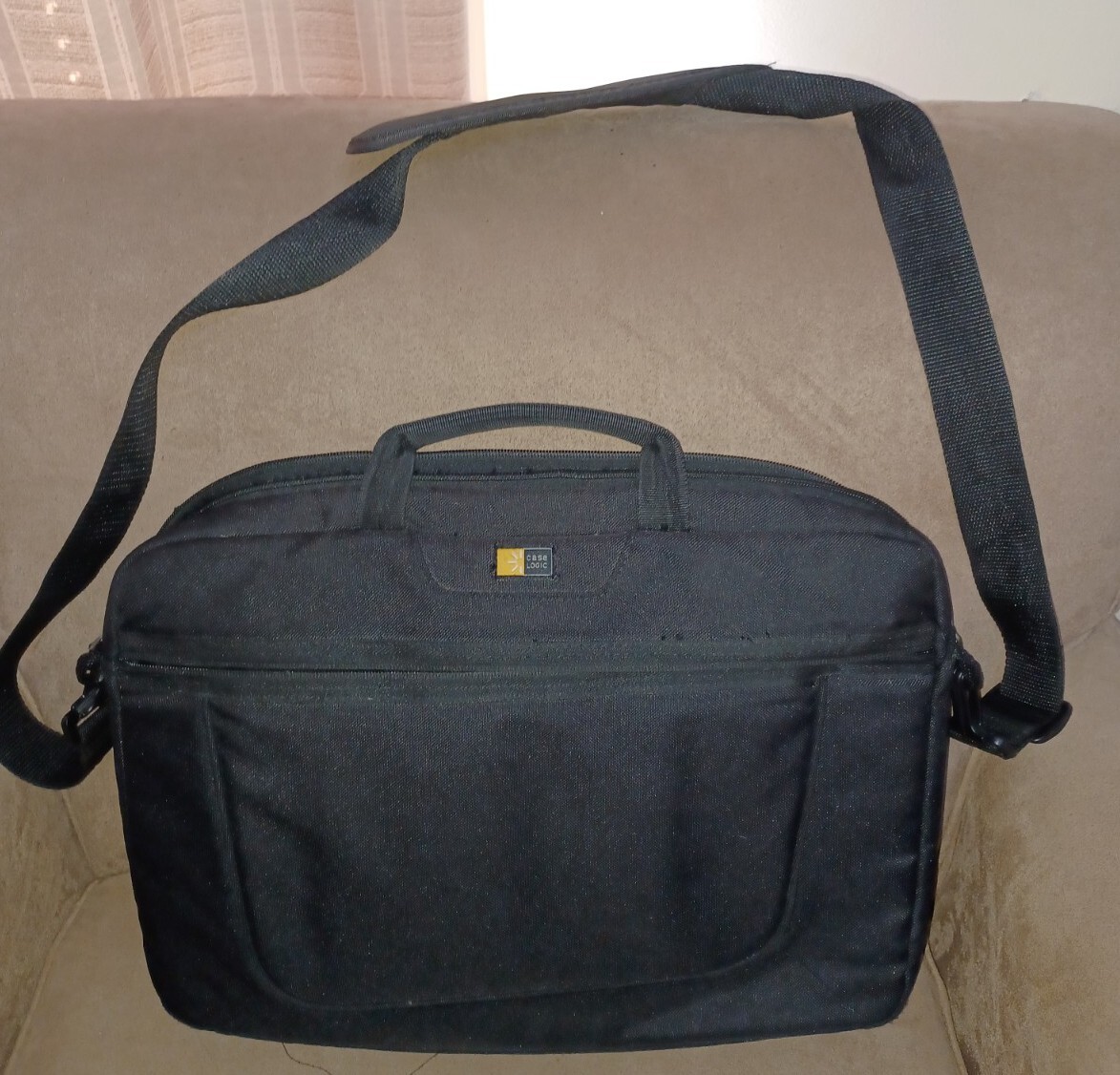 Case Logic 3201492 Carrying Case for 15.6" Laptop Notebook Computer Top Loading