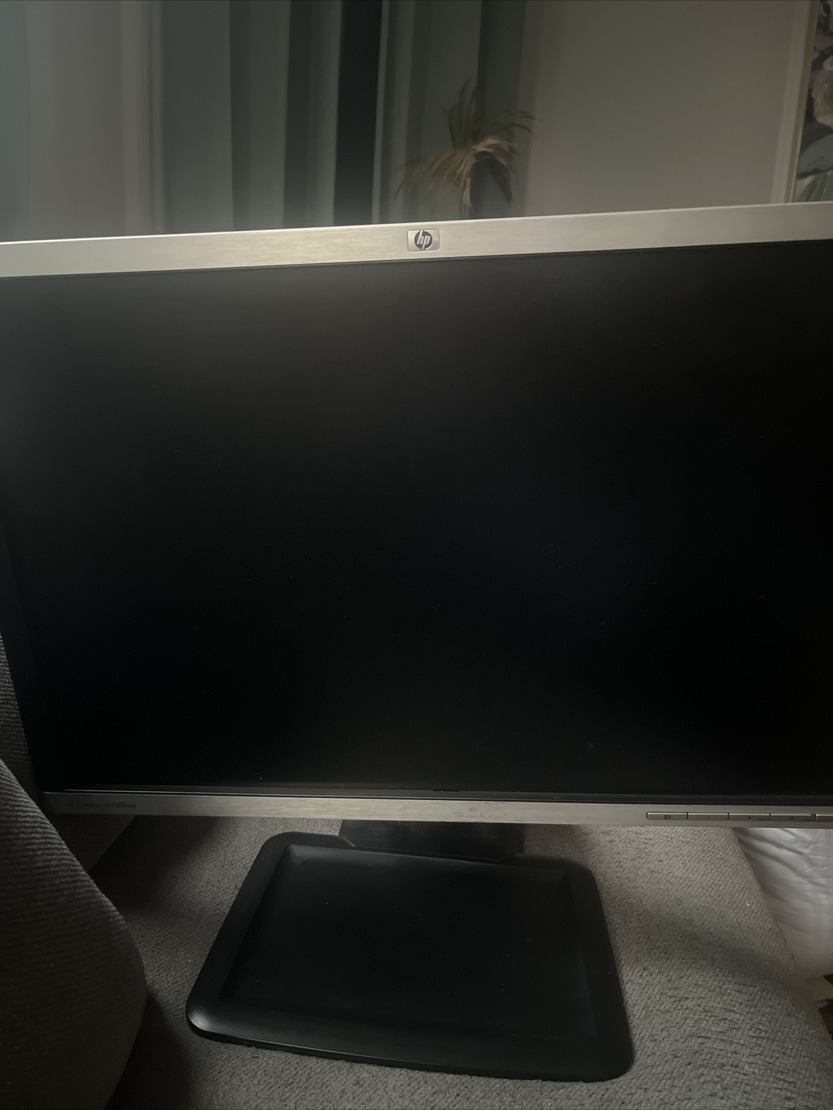 HP LA2205WG LCD Monitor