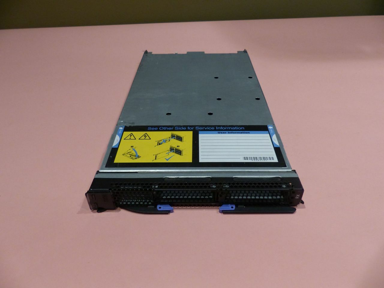 IBM 8028 AC1 HS12 BLADECENTER SERVER CPU:1X INTEL XEON E3113 3.00GHZ RAM4GB DDR2