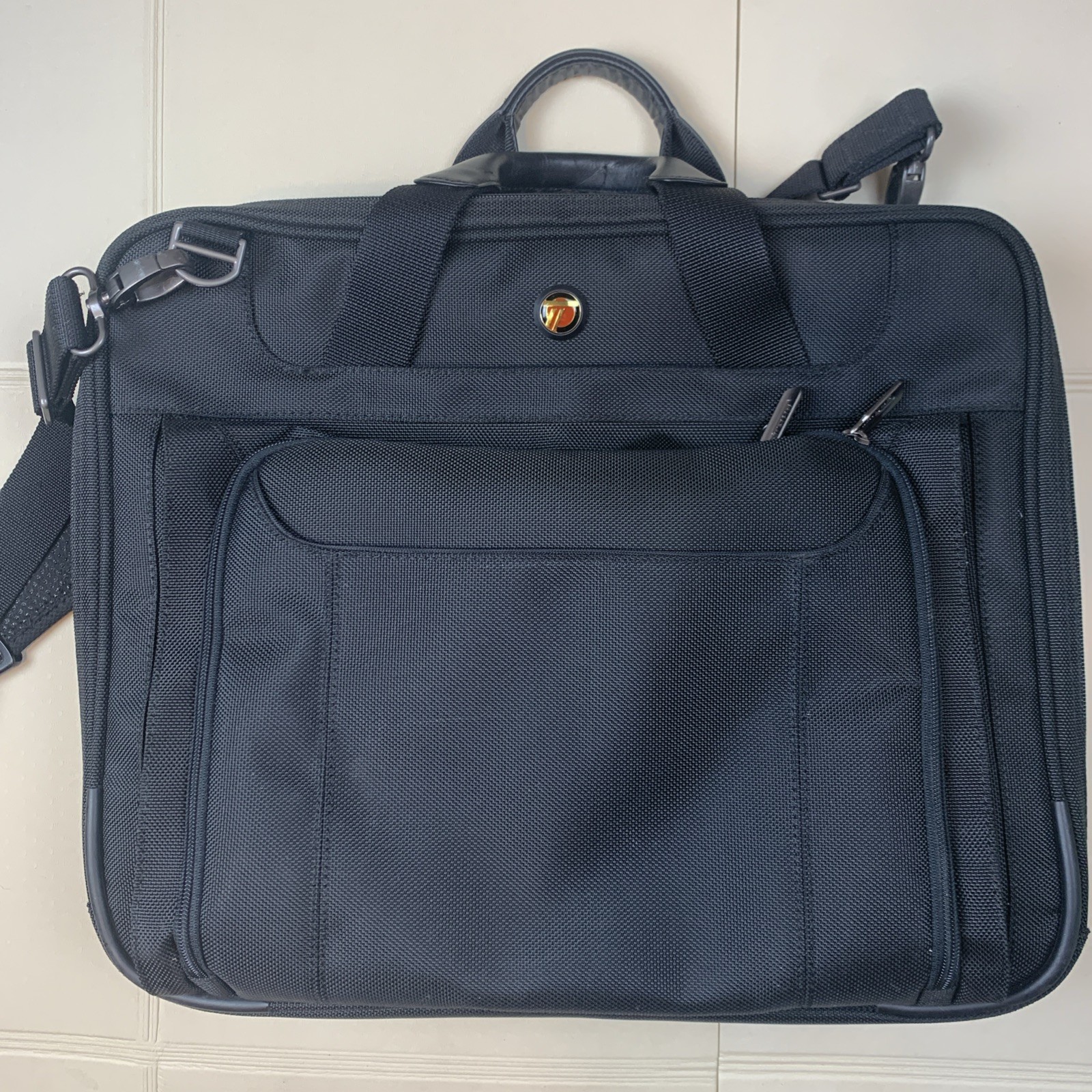Targus Briefcase Computer Bag Notebook Carrying Case Black Organizer Cushioned