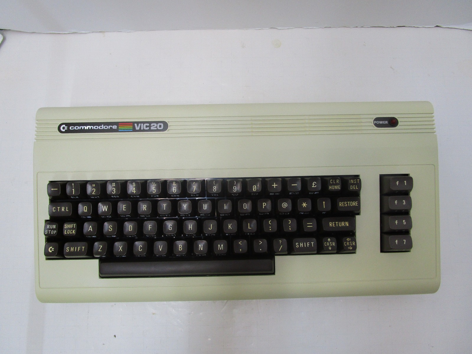 COMMODORE VIC-20 DIN STYLE 250403 COMPUTER HEATSINKS IC TESTD/WORKNG LOT #40 💻