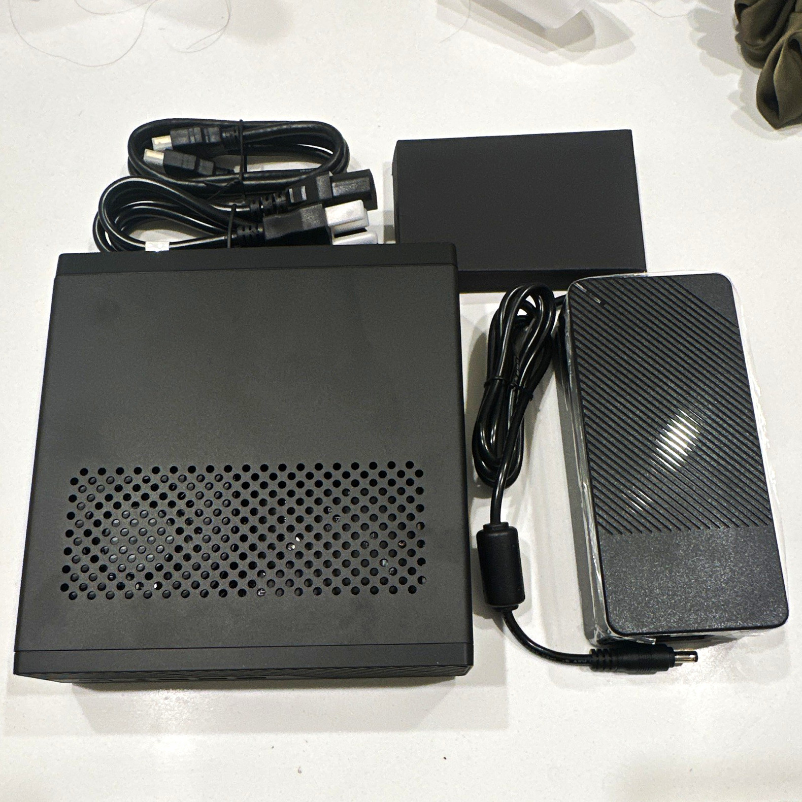 MINISFORUM MS-A2 Mini Workstation AMD Ryzen 9955HX 32GB RAM 1TB SSD