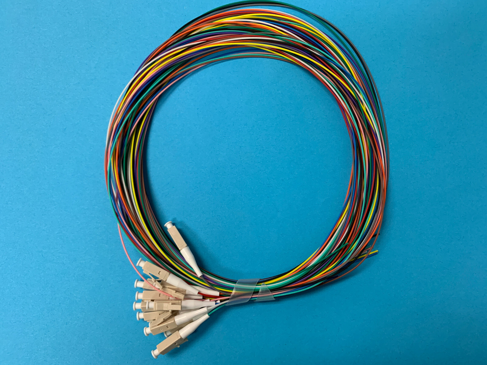 12 Optic Fiber Pigtail, Color-Coded, MMF OM4, LC/UPC, 900um, 3 Meter, Unjacketed