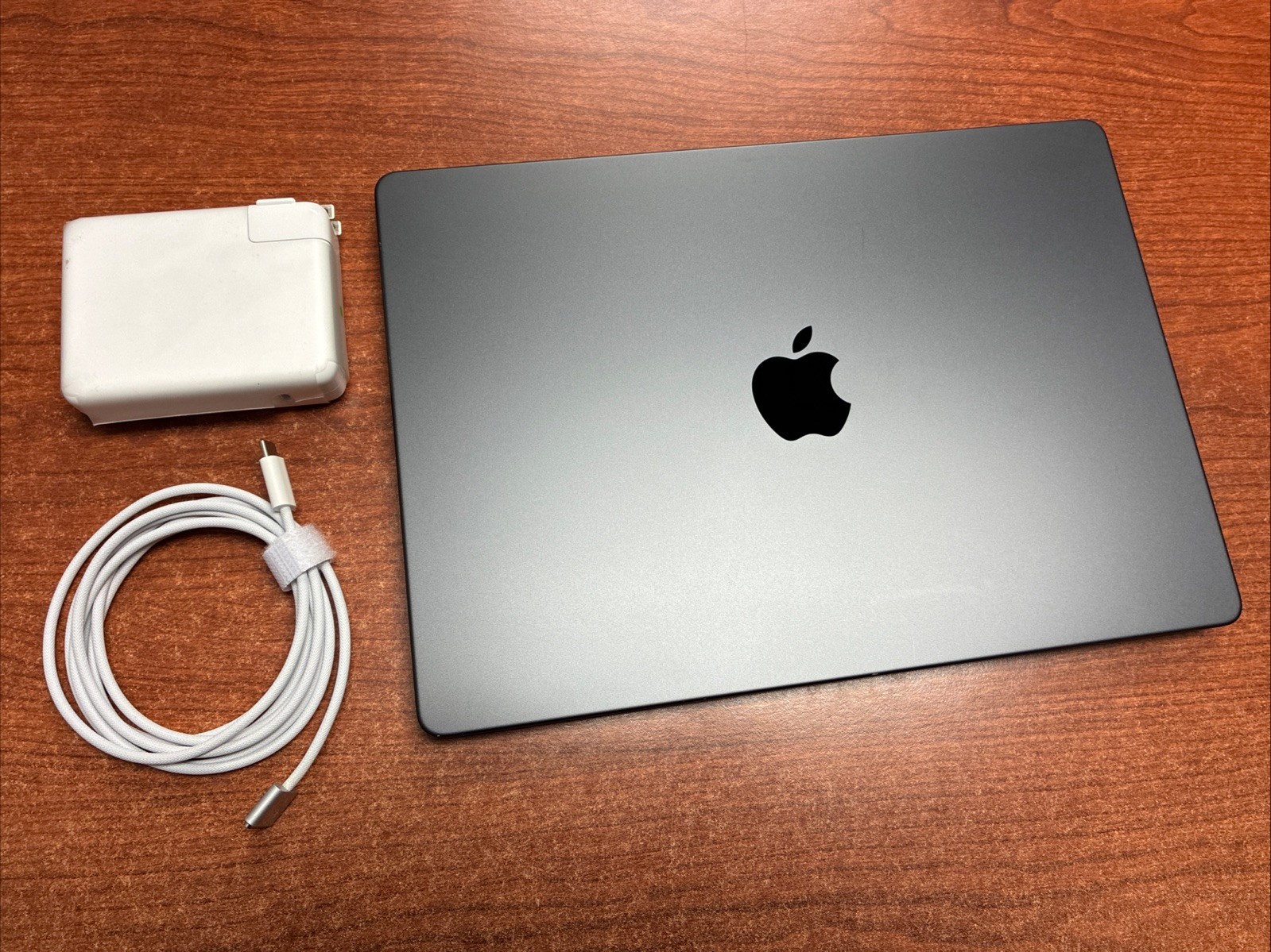 Apple MacBook Pro 14 in 2023 Apple M3 Pro 512GB 18GB 14C 11C Black 98 Cycles