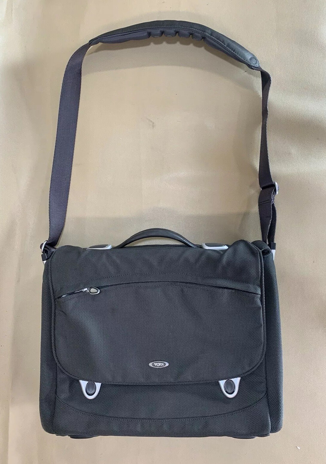 Used Tumi T3 FLIP FLAP BRIEF Laptop Computer Briefcase Messenger Bag 6401SM #619