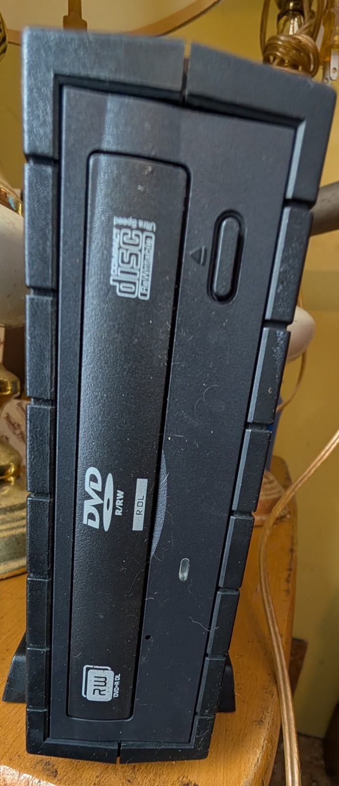 LITE-ON DVD/CD Player and RE-WRITABLE DRIVE 