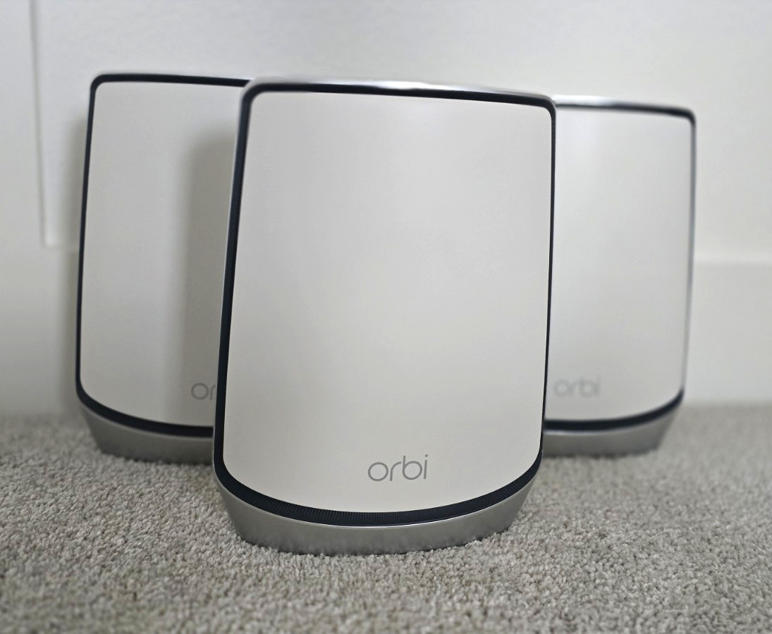 Netgear Orbi AX6000 Mesh WiFi6 System RBR840 + RBS840 3‑Pack TRI-Band - 8000sqft