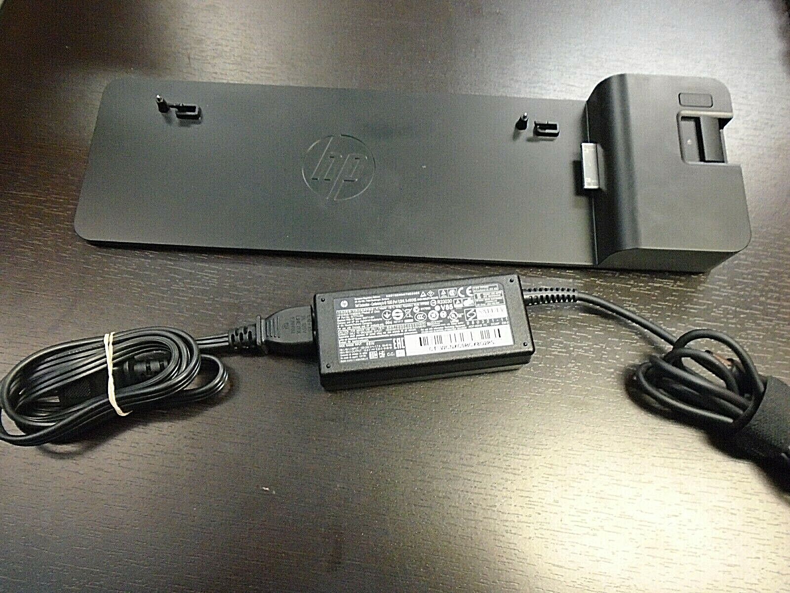 HP D9Y32AA#ABA 2013 Ultra Slim Docking Station w/ adapter supply