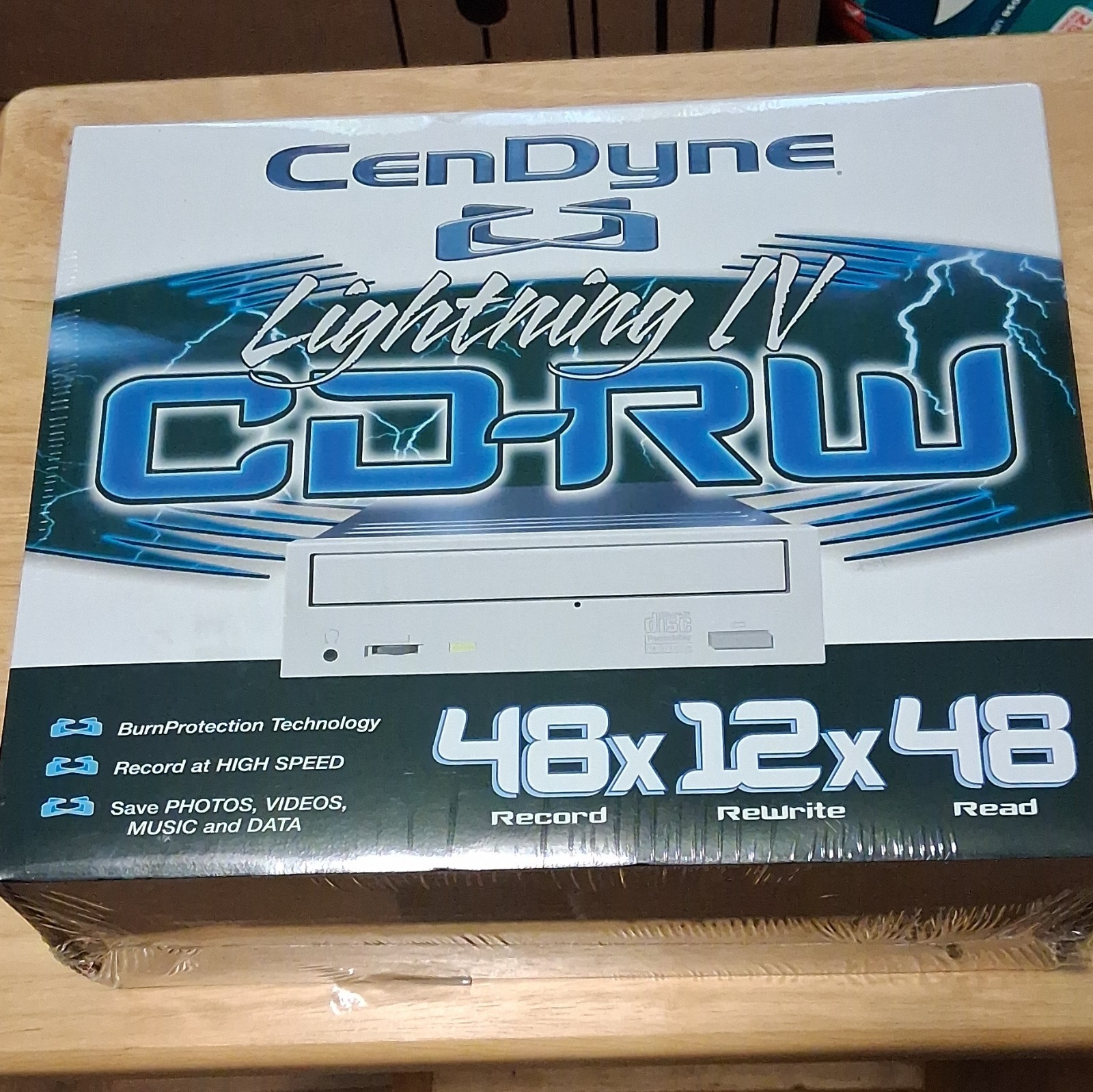 CenDyne Lightning IV CD-RW 48x12x48 Internal ATAPI 5.25in White PC Open Box