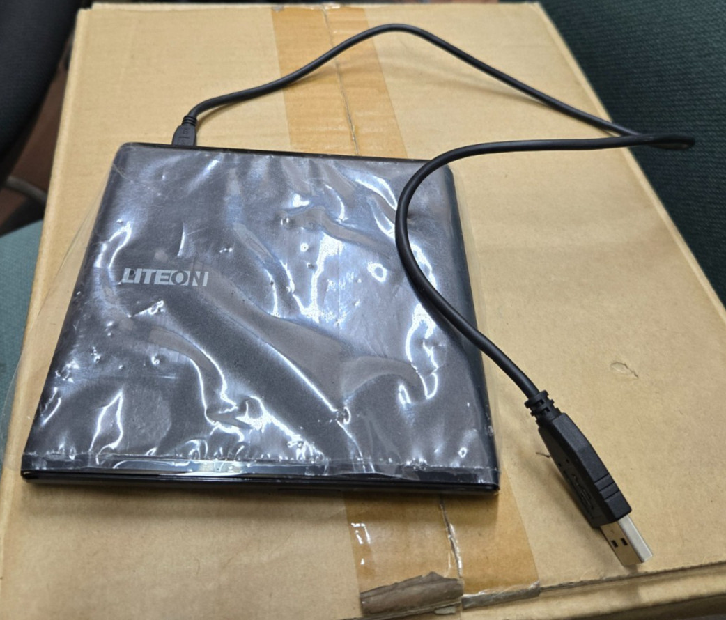 LITEON ES1-11 ultra-slim M-DISC USB-powered external 8x/24x DVD/CD writer - NEW