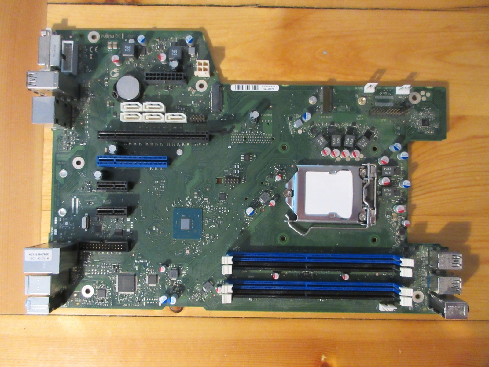 Fujitsu Esprimo d3632-a14 gs 1  Motherboard for Esprimo D958