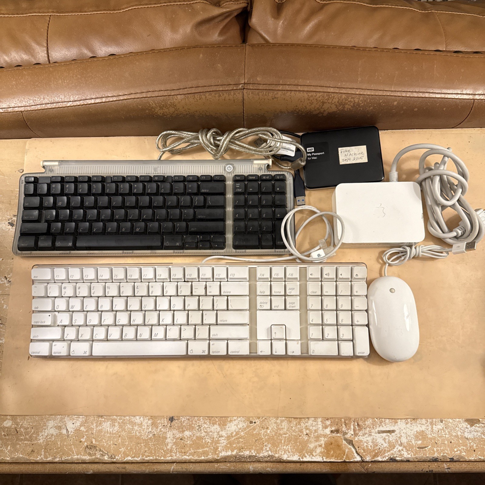 LOT 2 Apple Keyboards Mouse 90W Adapter Passport for Mac M2452 A1048 A1152 A1097