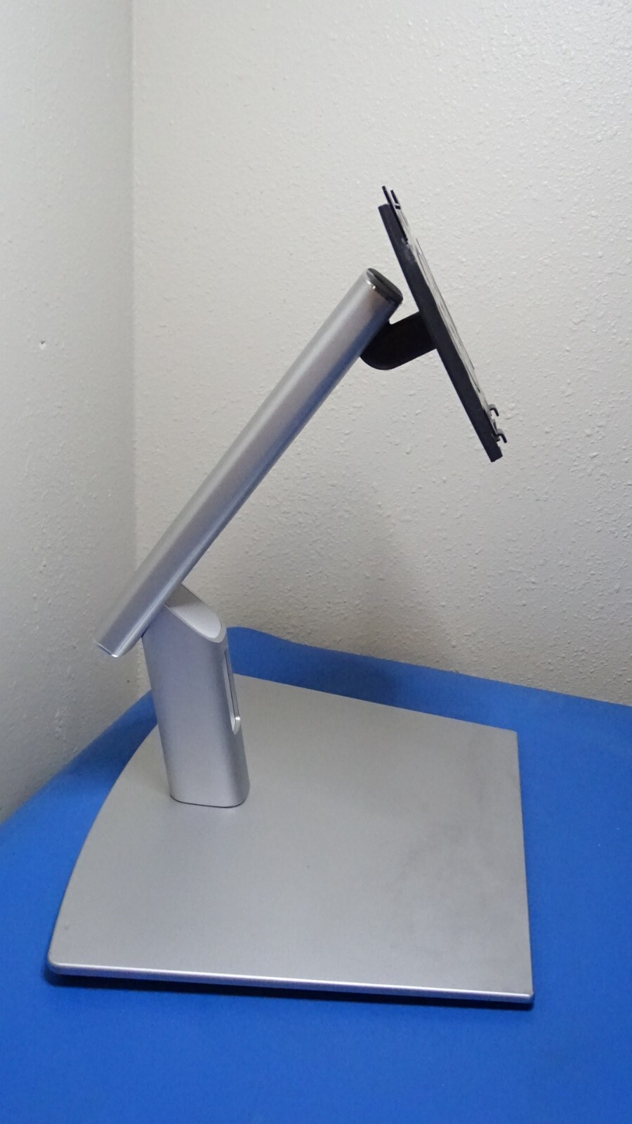 Dell 0DK94M / 04YCHY Monitor Stand Base Mount for 24" Base Stand OEM