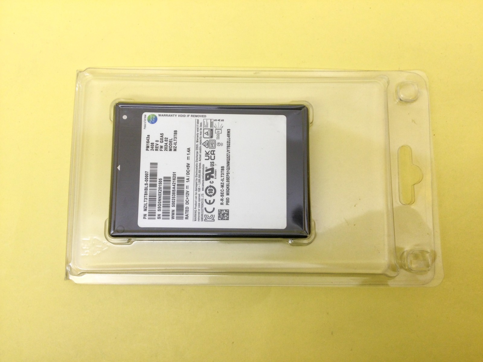 Samsung PM1643a Series 3.84TB SAS 12Gb/s 2.5in SSD MZ-ILT3T8B New