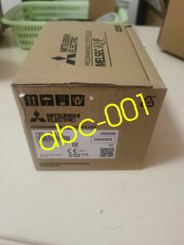 1PCS New Mitsubishi FX5U-32MR/ES FX5U32MRES PLC In Box Brand *TT