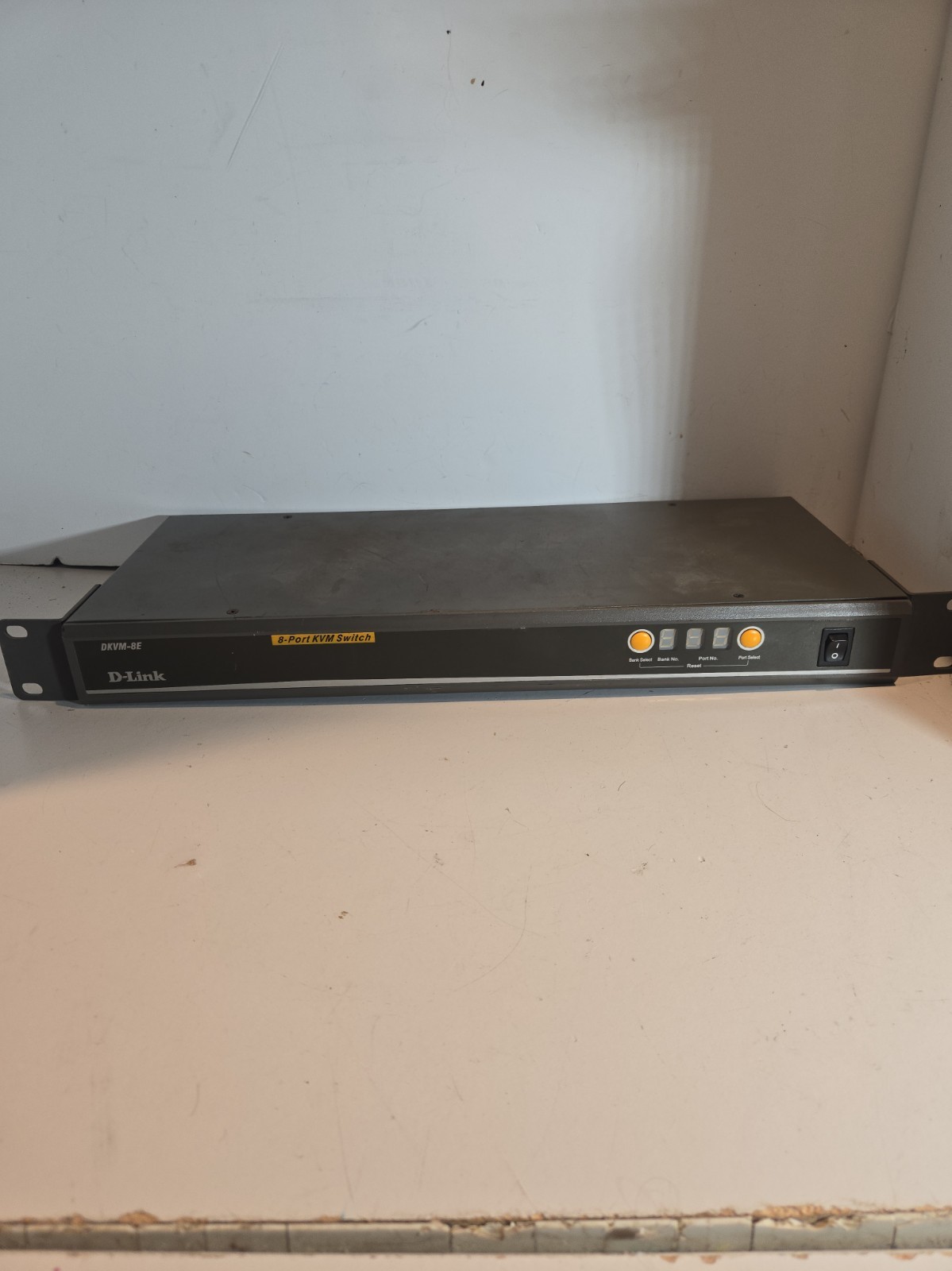 D-Link DKVM-8E 8-Port KVM Switch